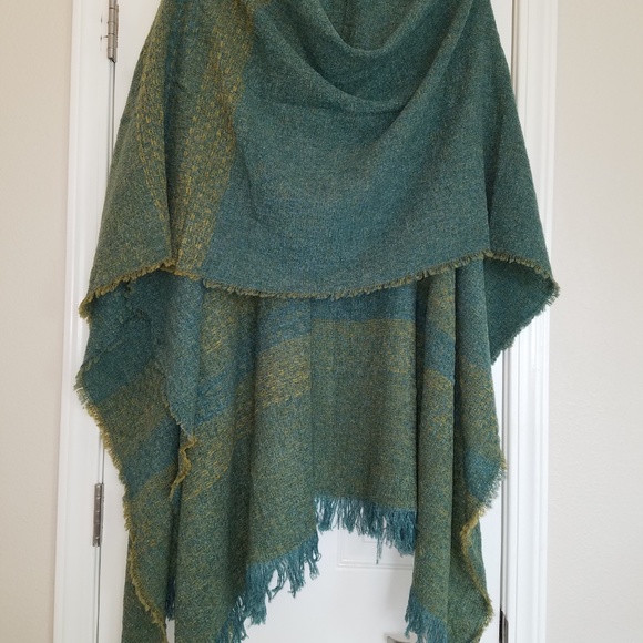 Irish Ruanas - Picture 3 of 4